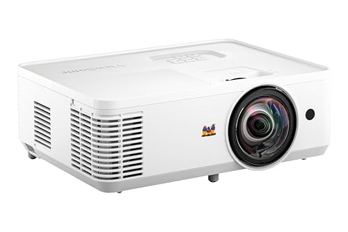 Best Short Throw Projector for Golf Simulator