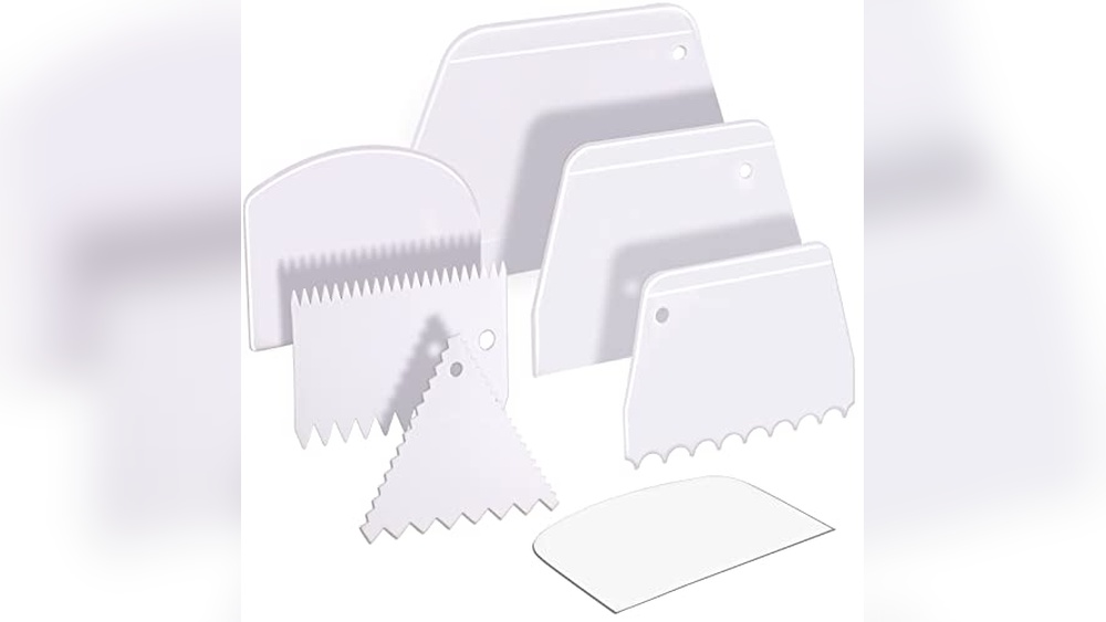 Best Bench Scraper For Cake Decorating